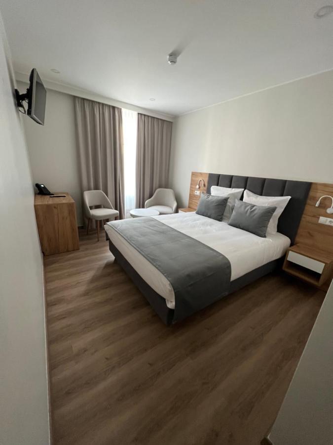 Hotel Le Postillon Echternach Exterior photo
